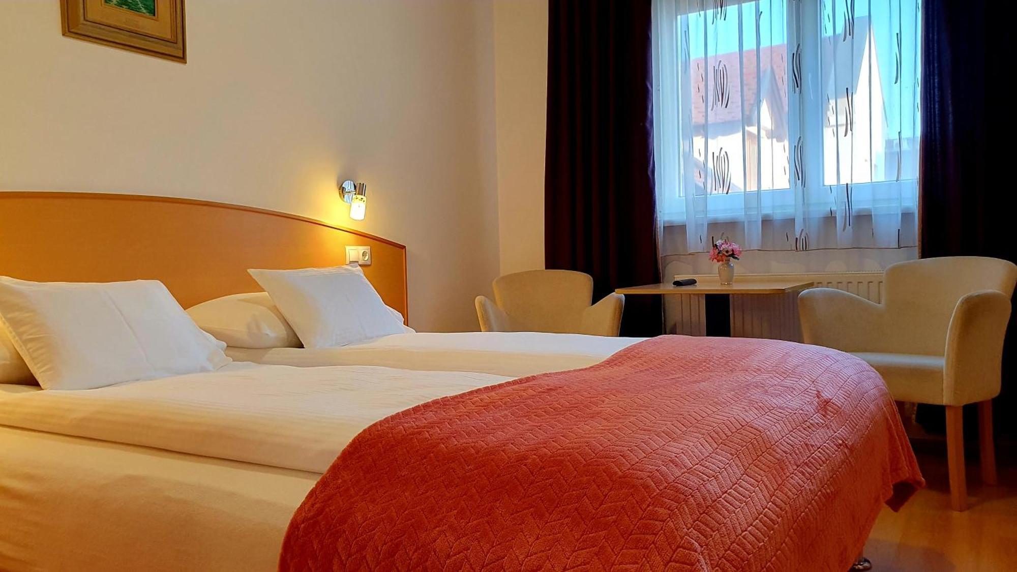 Eva Panzio Otel Sárvár Dış mekan fotoğraf