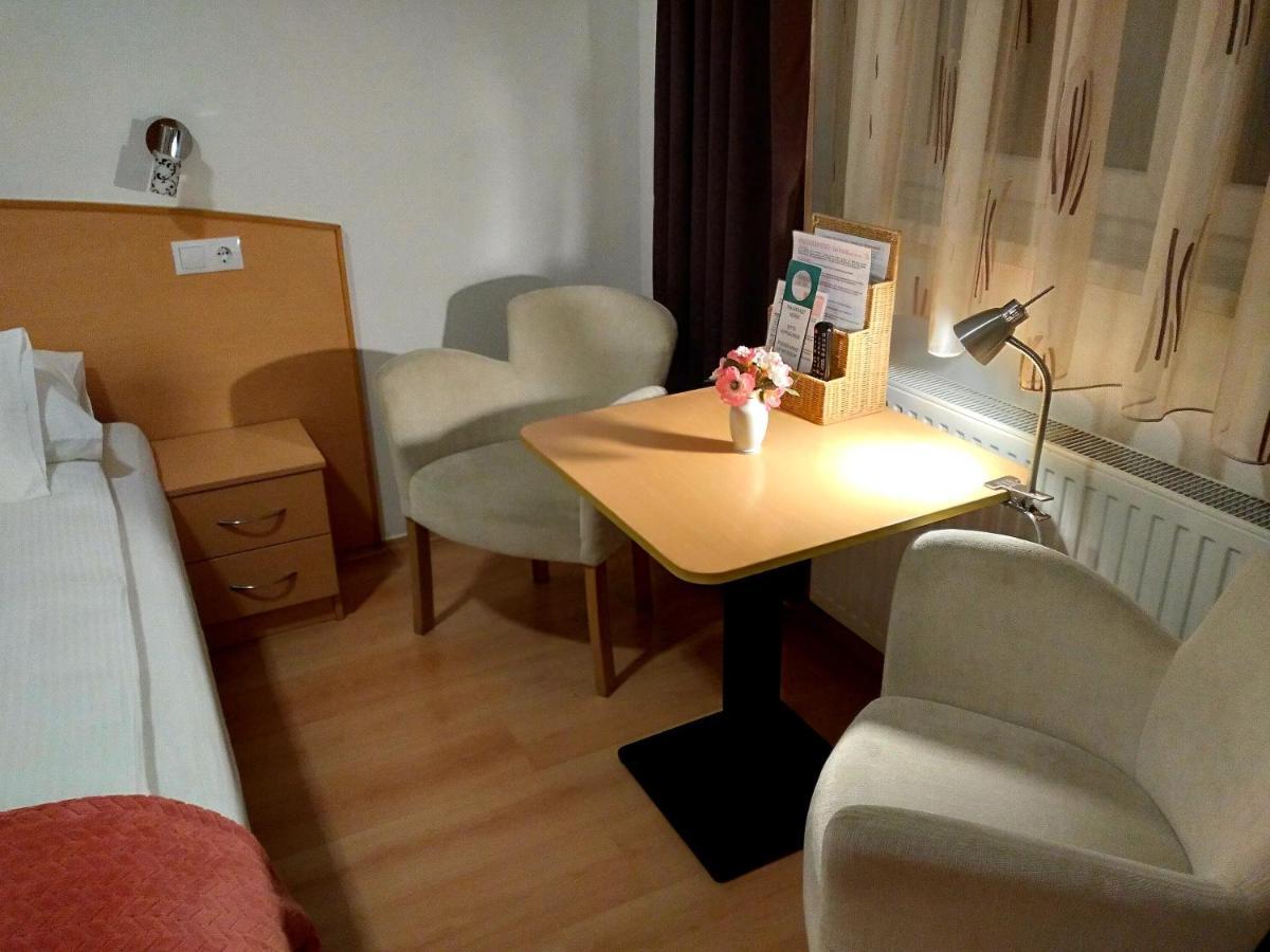 Eva Panzio Otel Sárvár Dış mekan fotoğraf